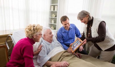مزایای نگهداری سالمندان در منزل